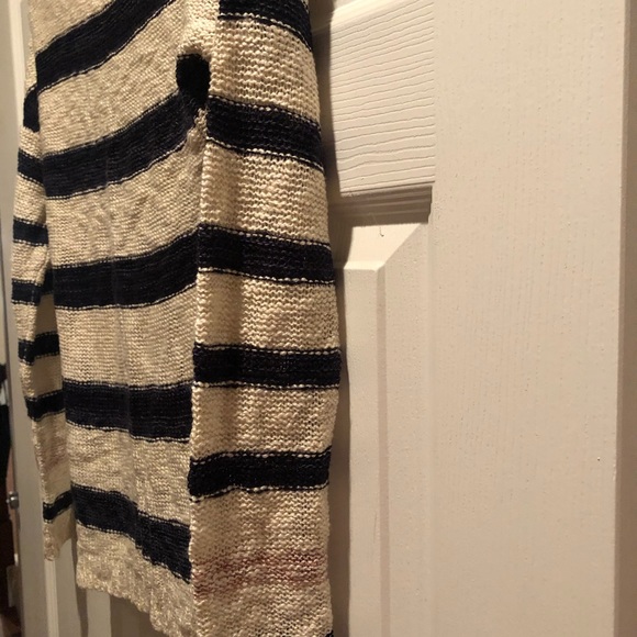 Sweater - Picture 4 of 4